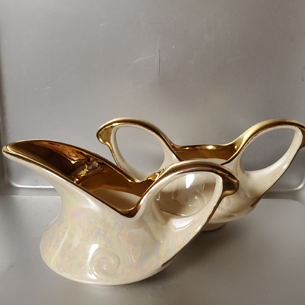 Pearl China sugar and creamer set
